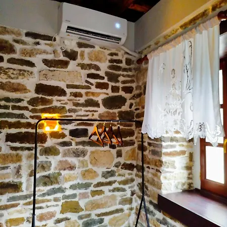 Pampeas Family House * Gjirokastra