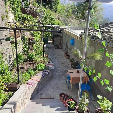 Pampeas Family House * Gjirokastra